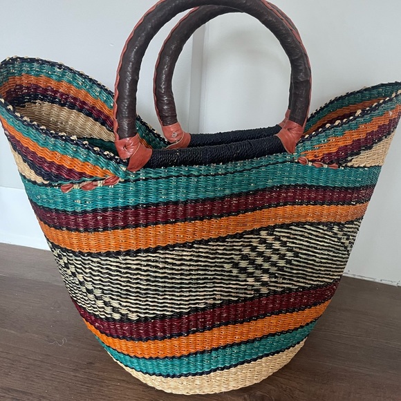 Hand woven artisan basket bag (large) - Picture 3 of 3